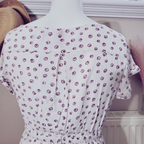 Vintage Peace Sign Button Down Dress with Pockets - Picture 7 of 16